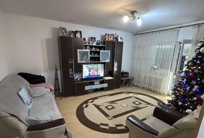 Apartament cu 3 camere decomandat, mobilat în Basarabia