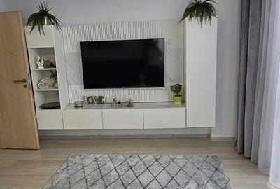 Apartament cu 2 camere decomandat, mobilat în Tractorul - 2