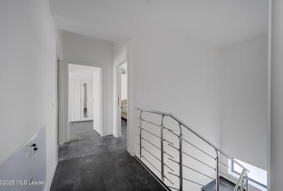 Balotesti, casa moderna 3 dormitoare, 140 mp, living generos, loc piscina- - 19