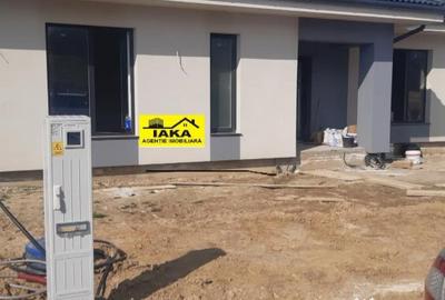 Casă cu 3 camere cu Teren 550 Mp în Satu Nou de Jos - 1