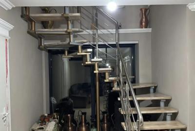 Casă cu 8 camere cu Teren 750 Mp în Central - 13