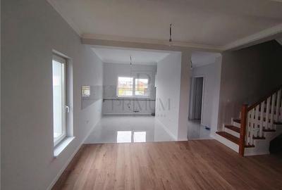 Duplex finalizat - 5 camere - zid dublu - dormitor la parter - 13