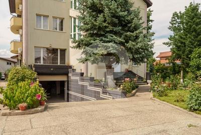 Casa cu teren de 3000 mp - ponton la lac - piscina si casa d - 14