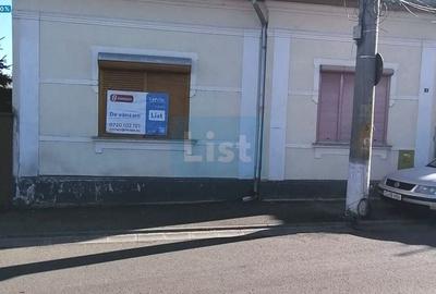 Casă cu 2 camere cu Canalizare în Central - 1