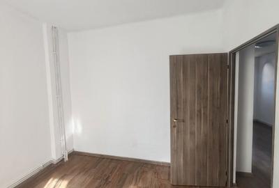 Spațiu comercial, de 55 mp, în Exterior Vest - 2