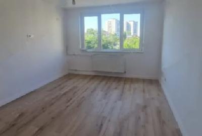 1 Decembrie 1918 metrou Ozana,bl.reabilitat 3/4 renovat, balcon ,totul nou.