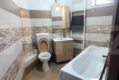 Apartament cu 4 camere, 80 mp, zona Micro 15 - 5