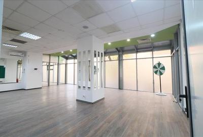 Spațiu comercial, de 330 mp, în Nicolina - 1