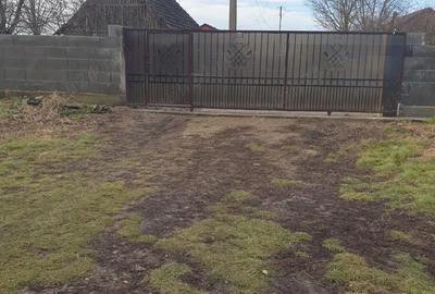 Casă cu Teren 2050 Mp în Central