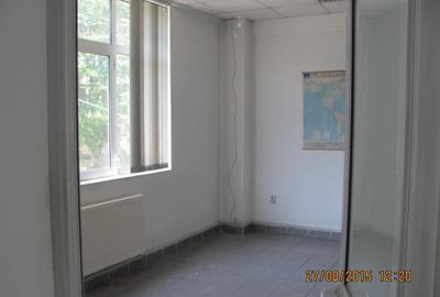 Imobil central Pitesti, pretabil diverse activitati - 3