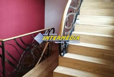 Casă individuală cu 4 camere cu Canalizare în Cetate - 2