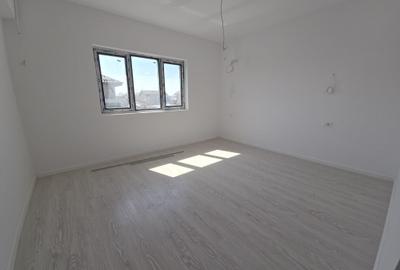 Casă cu 5 camere cu Teren 420 Mp în Berceni - 4