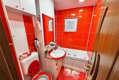 LIPOVEI - 3 CAM - DECOMANDAT - ETJ.2 - 2 BAI - 2 BALCOANE - CENTRALA - IZOLAT TE - 6