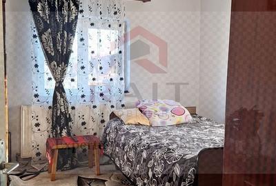 Casă individuală cu 6 camere cu Canalizare în Corbeni - 12