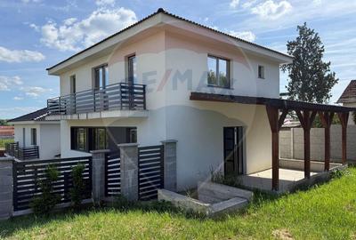 Casă individuală cu 5 camere cu Teren 343 Mp în Central - 1
