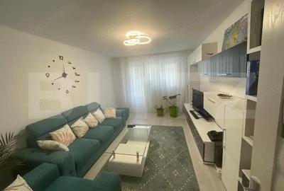 Apartament cu 3 camere decomandat în Central