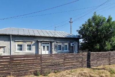 Casă cu 2 camere cu Teren 816 Mp în Curcani - 1