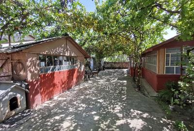 Casă cu 5 camere cu Teren 4365 Mp în Vidra