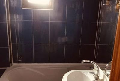 Apartament cu 4 camere decomandat în Libertății