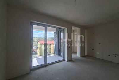 Apartament cu 3 camere semidecomandat în Baciu - 1