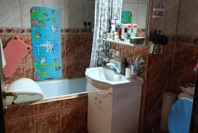 DIRECT DE LA PROPIETAR Apartament cu 3 camere decomandate de vanzare Zona Soarelui,! .Pre? 120.000 - 12
