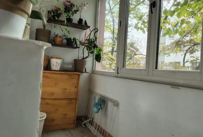 De inchiriat apartament 3 camere 8 minute de metrou 1 Decembrie - 9