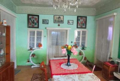 Vand sau schimb casa in Checea - 9