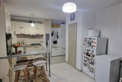 Apartament cu 3 camere decomandat în Central - 1