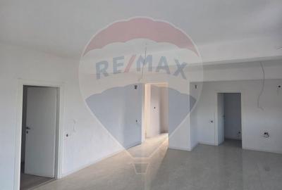 Casă cu 4 camere cu Teren 560 Mp în Balotești - 11