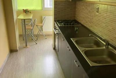 Apartament cu 2 camere decomandat în Cornișa - 2