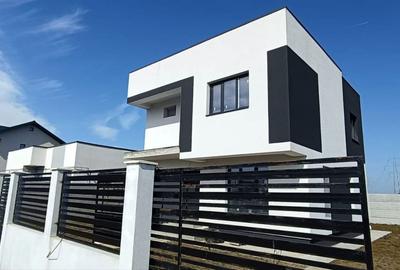 Casă cu 4 camere în Berceni