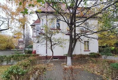 Casă individuală cu 8 camere cu Canalizare în Cotroceni - 13