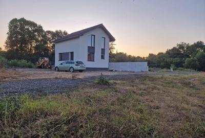 Casă cu 4 camere în Sacoșu Turcesc - 2