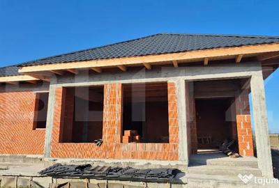 Casă cu 4 camere cu Teren 715 Mp în Mărtinești - 11