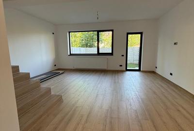 Duplex cu 5 camere în Olteniței