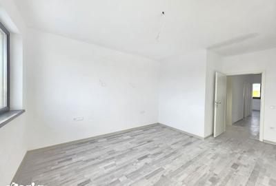 Casă cu 3 camere decomandat cu Canalizare în Sânpetru - 10