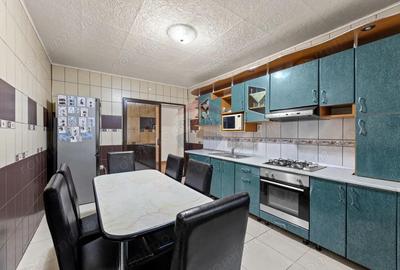 Casa spa?ioasa cu 4 camere ?i spa?iu comercial in Bujac - 3