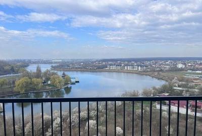 Apartament cu 4 camere decomandat în Sisești