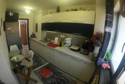 Apartament cu 4 camere decomandat în Central - 2