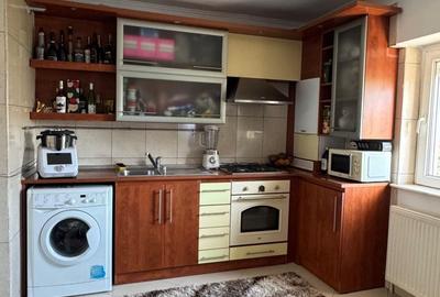 Apartament cu 2 camere decomandat în Sărari - 2