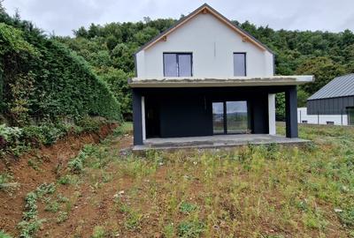 Casă individuală cu 4 camere cu Canalizare în Săsar - 2