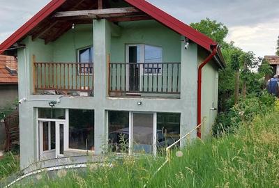 Casă cu Teren 421 Mp în Central