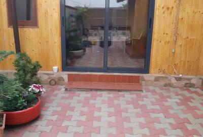 Vand casa la curte - 3