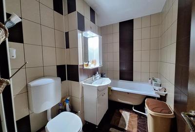 Apartament cu 2 camere semidecomandat, mobilat în 9 Mai - 9