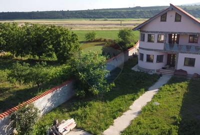 Casă individuală cu 5 camere cu Canalizare în Sud - 1