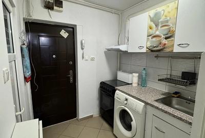 Garsonieră decomandată în Central - 9