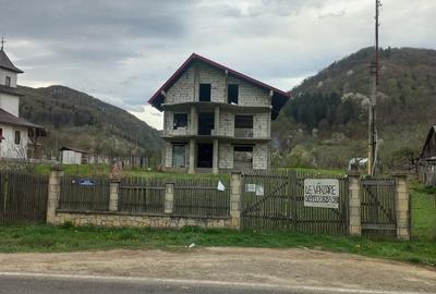 Casă cu 4 camere în Bogata - 1