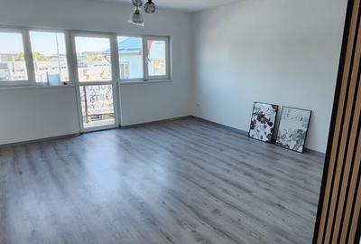 Berceni, intersectie Aparatori, stradal vizibil, intreg etaj 1,cu 2 intrari! - 3