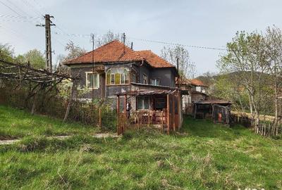 Casă cu 4 camere cu Teren 1000 Mp în Central - 4