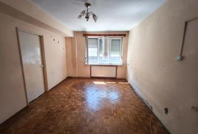 Vand apartament 2 camere ultracentral in zona Patria